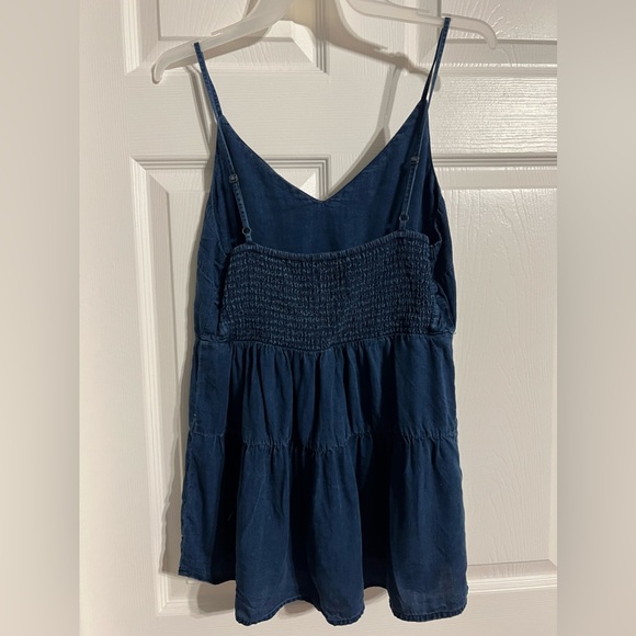 ⭐️Old Navy chambray tank - Picture 3 of 4
